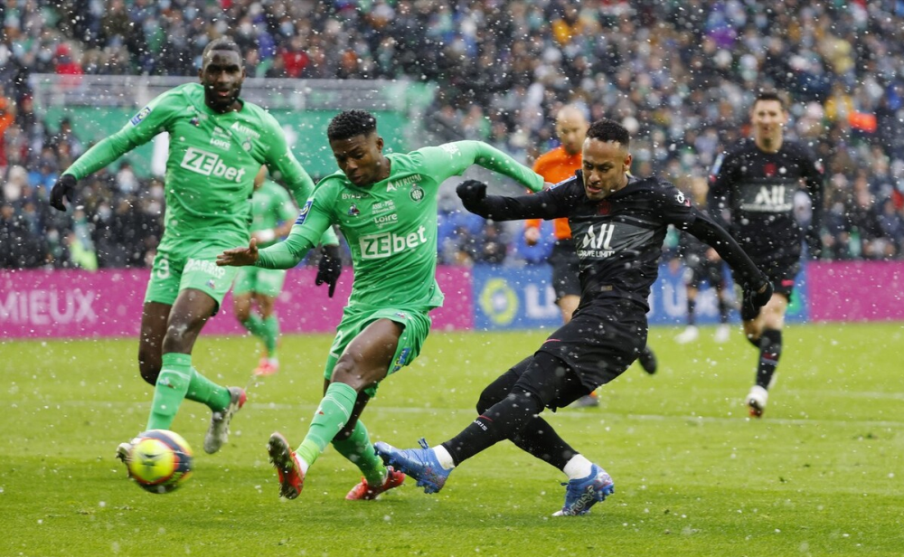 14, 巴黎圣日耳曼刷新队史连胜纪录  