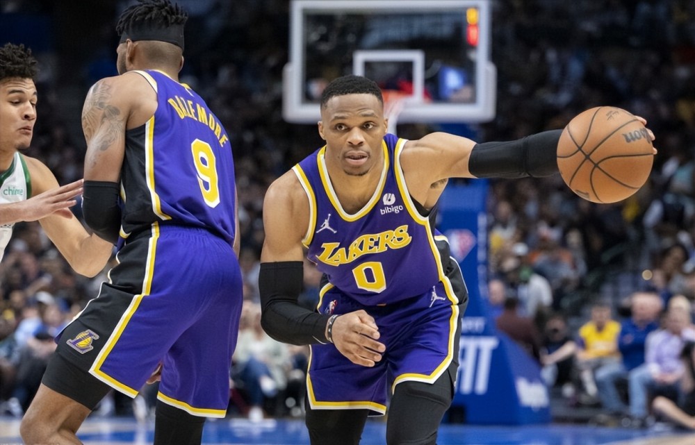  瓦兰丘纳斯28+17鹈鹕憾负灰熊  