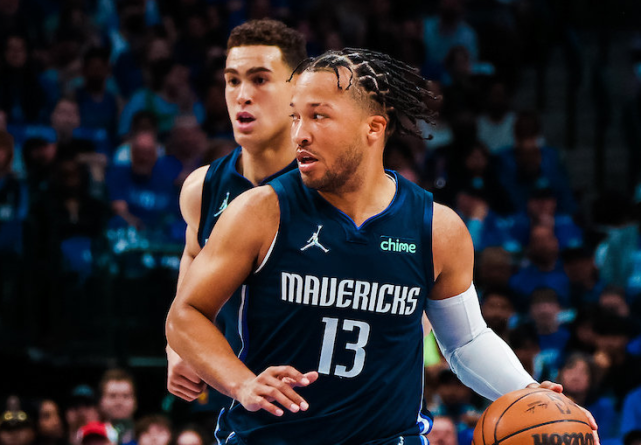  米切尔压哨三分骑士加时险胜步行者  