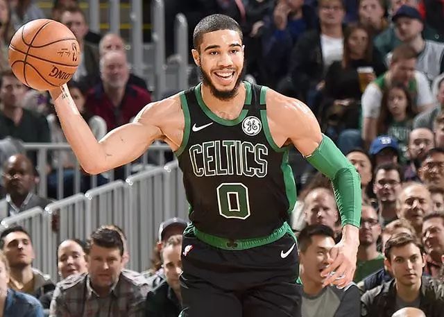  塔图姆末节独得十八分凯尔特人险胜热火